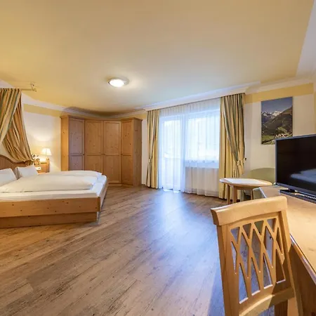 Similaun Hotel 4*
